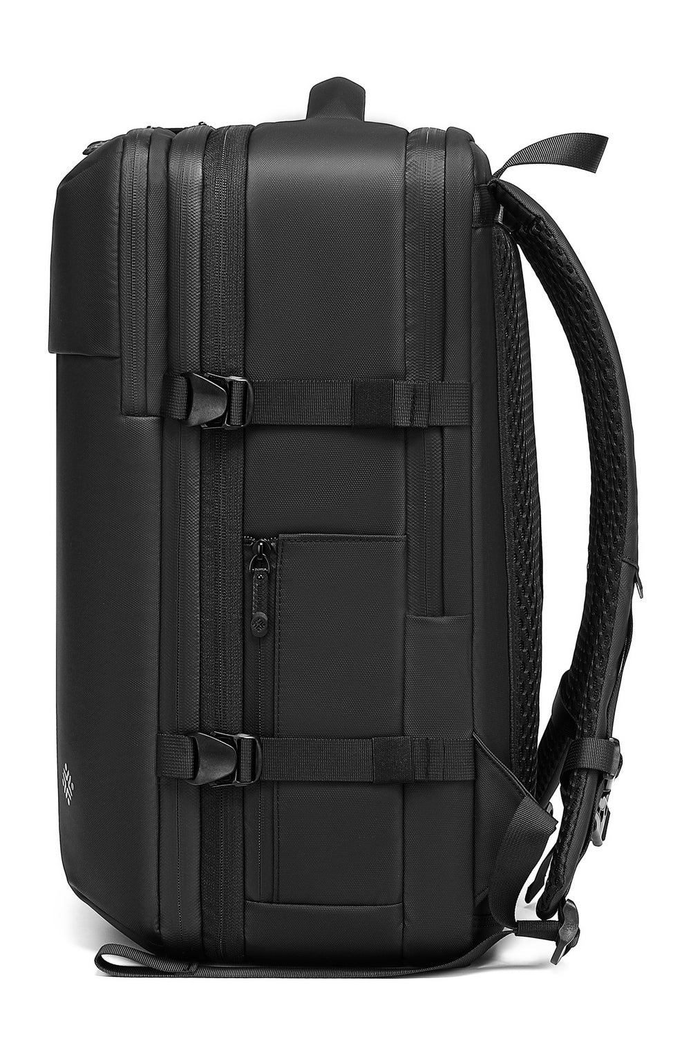 Close-up of zipper pull branding on the Executive Pro Backpack 35L